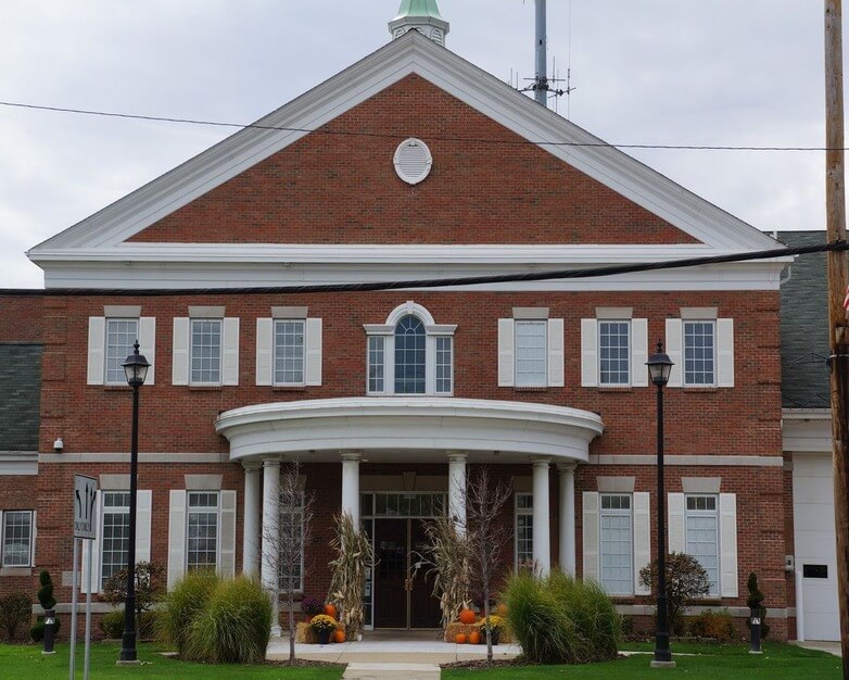 Stylish apartments in Mayfield Heights, Ohio The Drake Apartments